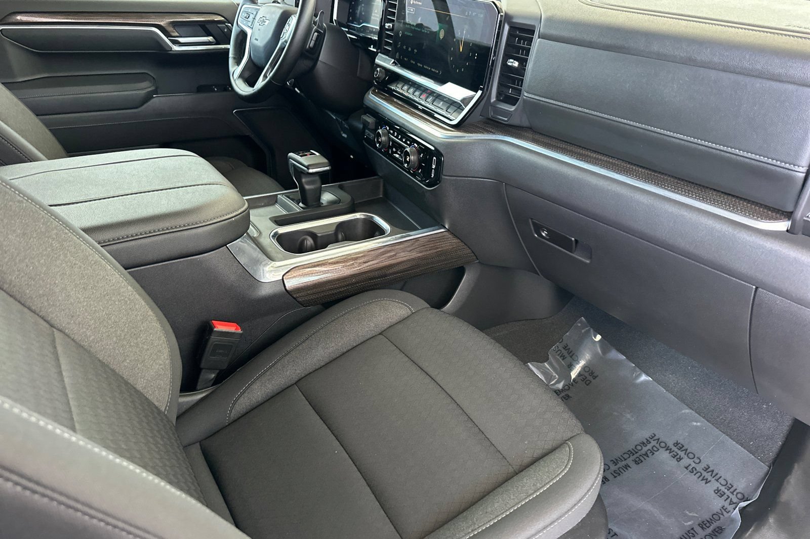 Used 2025 Chevrolet Silverado 1500 LT Trail Boss w/ LPO, Dark Essentials Package AWD/4WD image 19