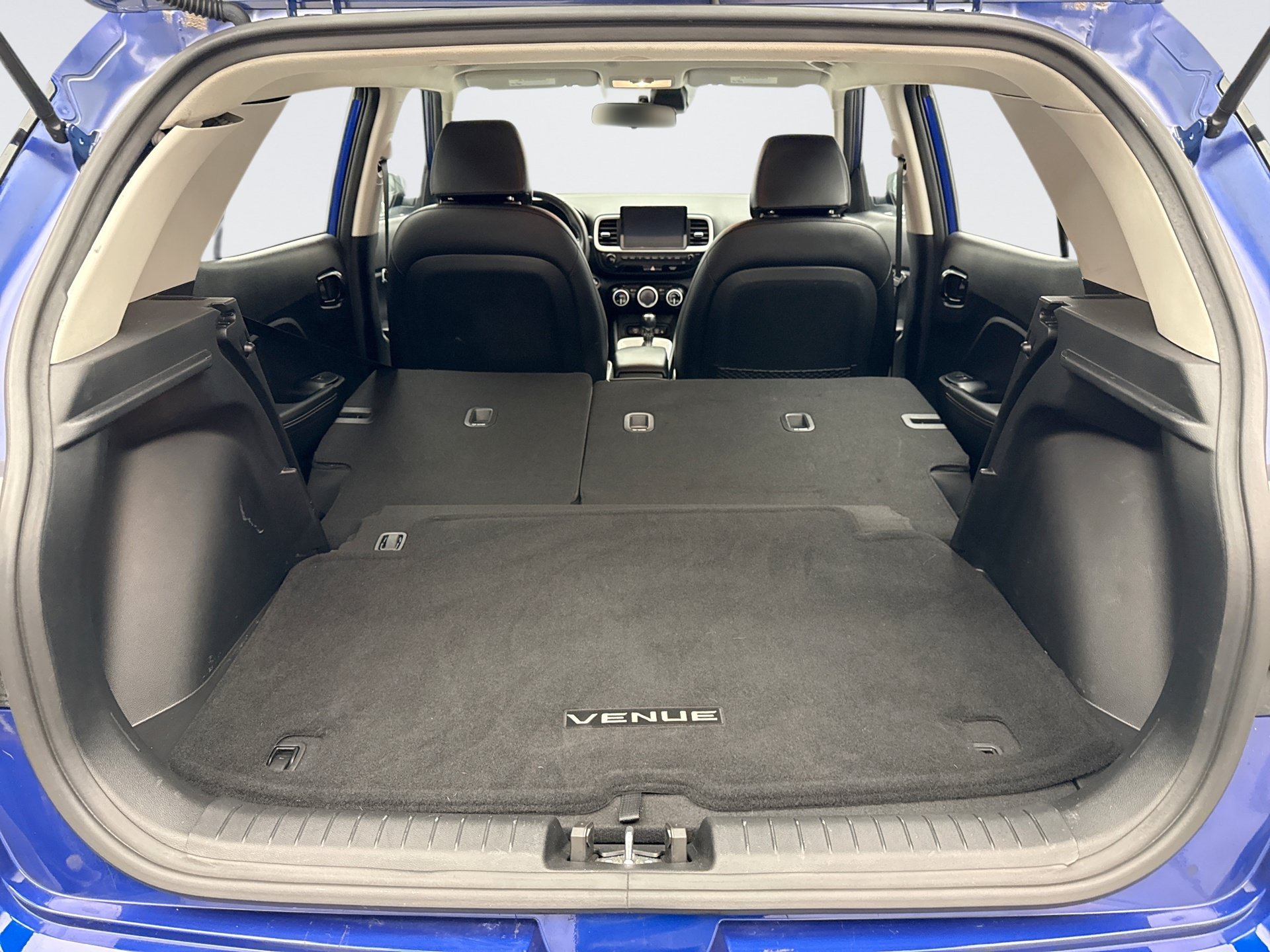 Used 2024 Hyundai Venue Limited FWD image 23