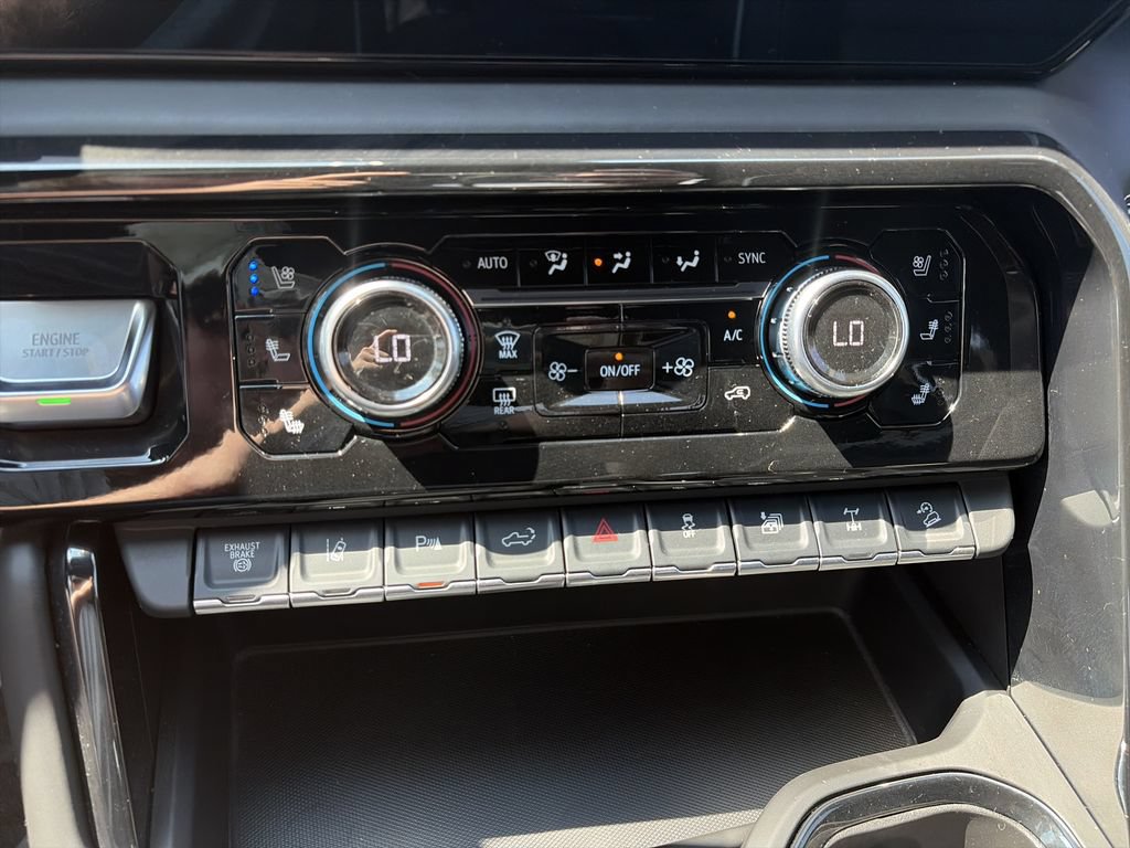 Used 2025 GMC Sierra 2500 AT4X AWD/4WD image 25