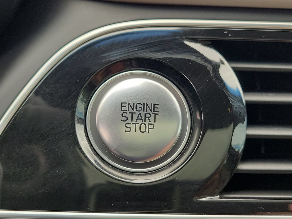 Used 2022 Genesis G70 3.3T RWD image 35