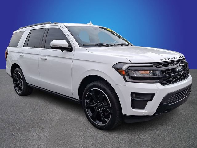 Used 2023 Ford Expedition Limited AWD/4WD image 3