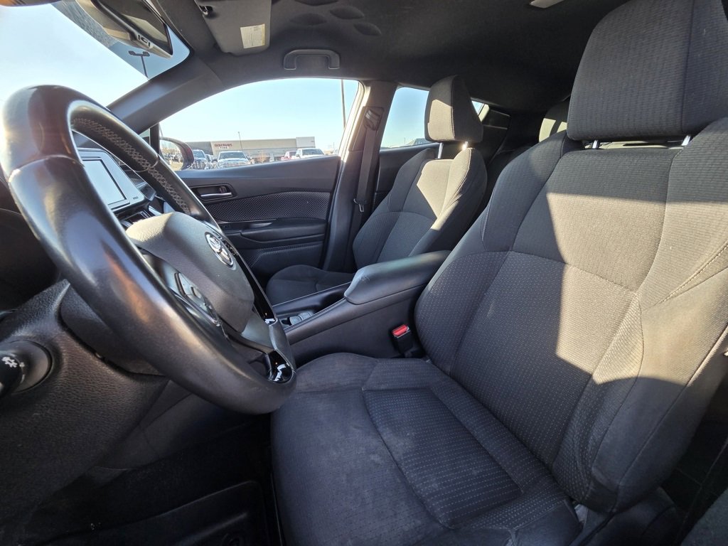Used 2018 Toyota C-HR XLE image 23