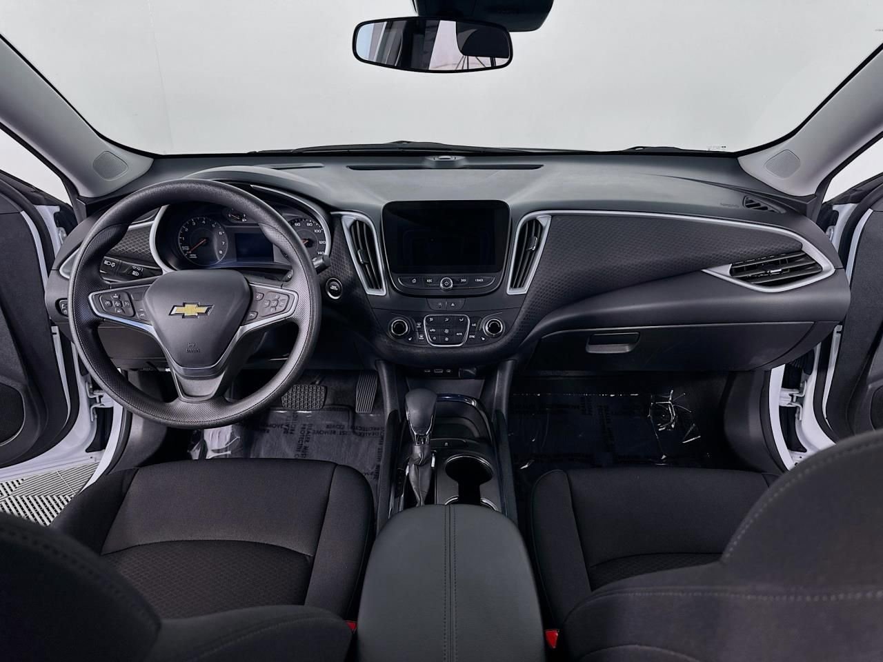 Used 2023 Chevrolet Malibu LT image 32