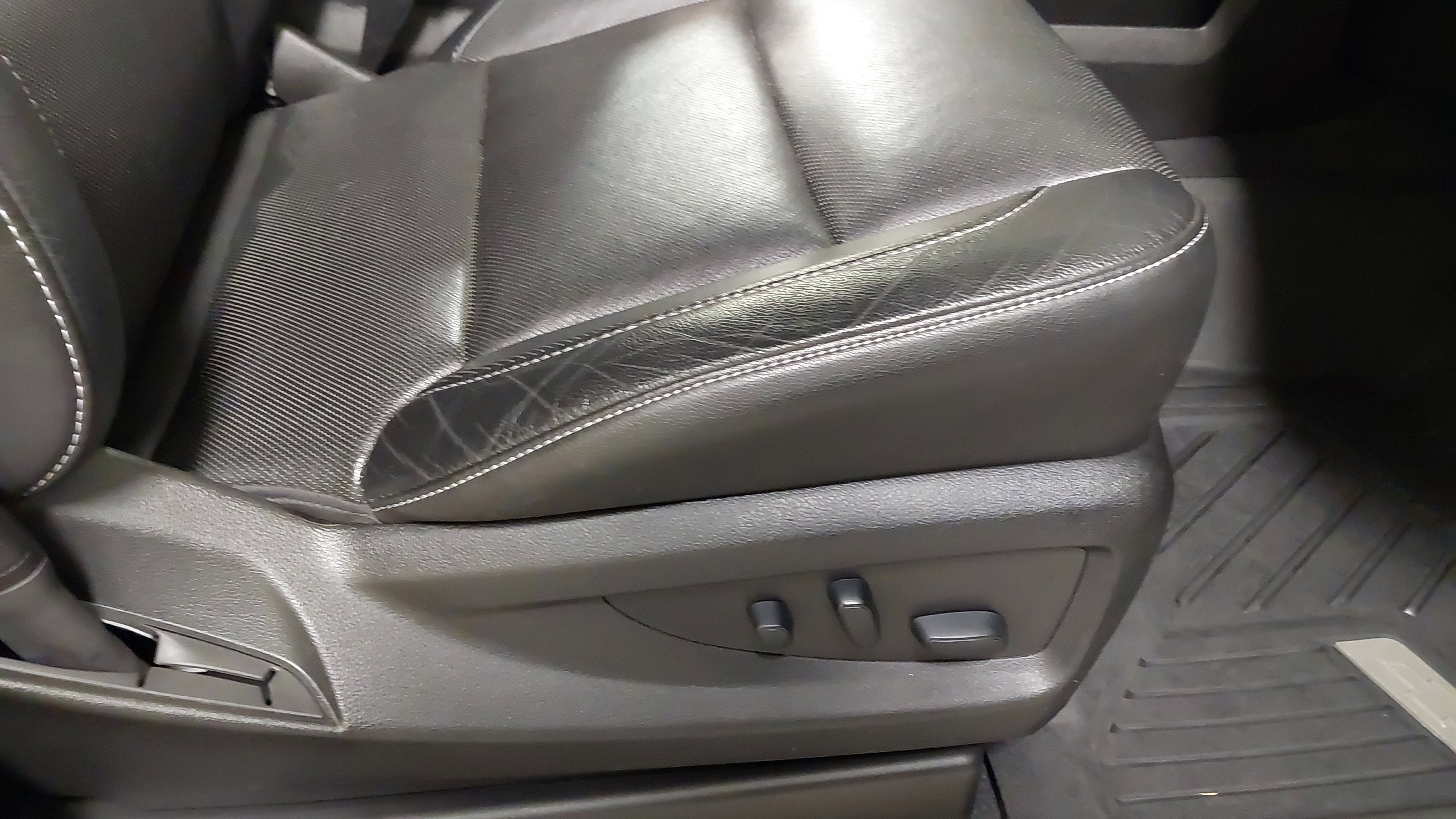 Used 2018 Chevrolet Silverado 1500 LTZ w/ Sport Package image 28