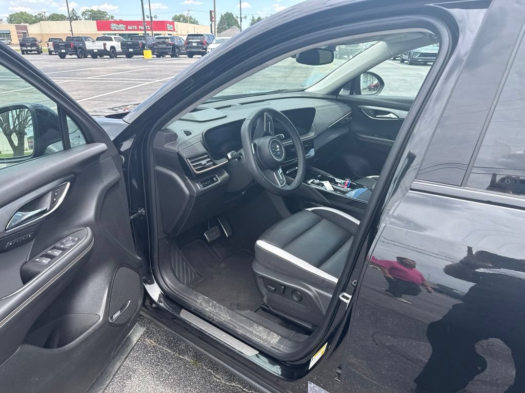 Used 2025 Buick Envision Sport Touring AWD/4WD image 4