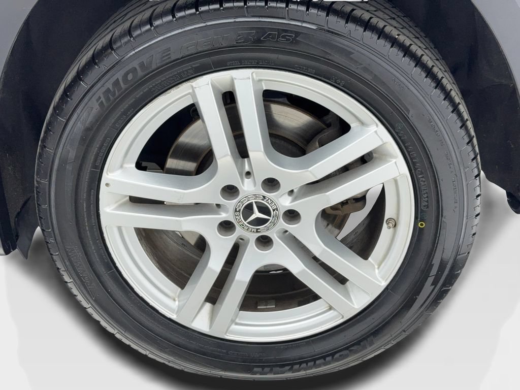 Used 2023 Mercedes-Benz GLB 250 4MATIC w/ Premium Package image 59