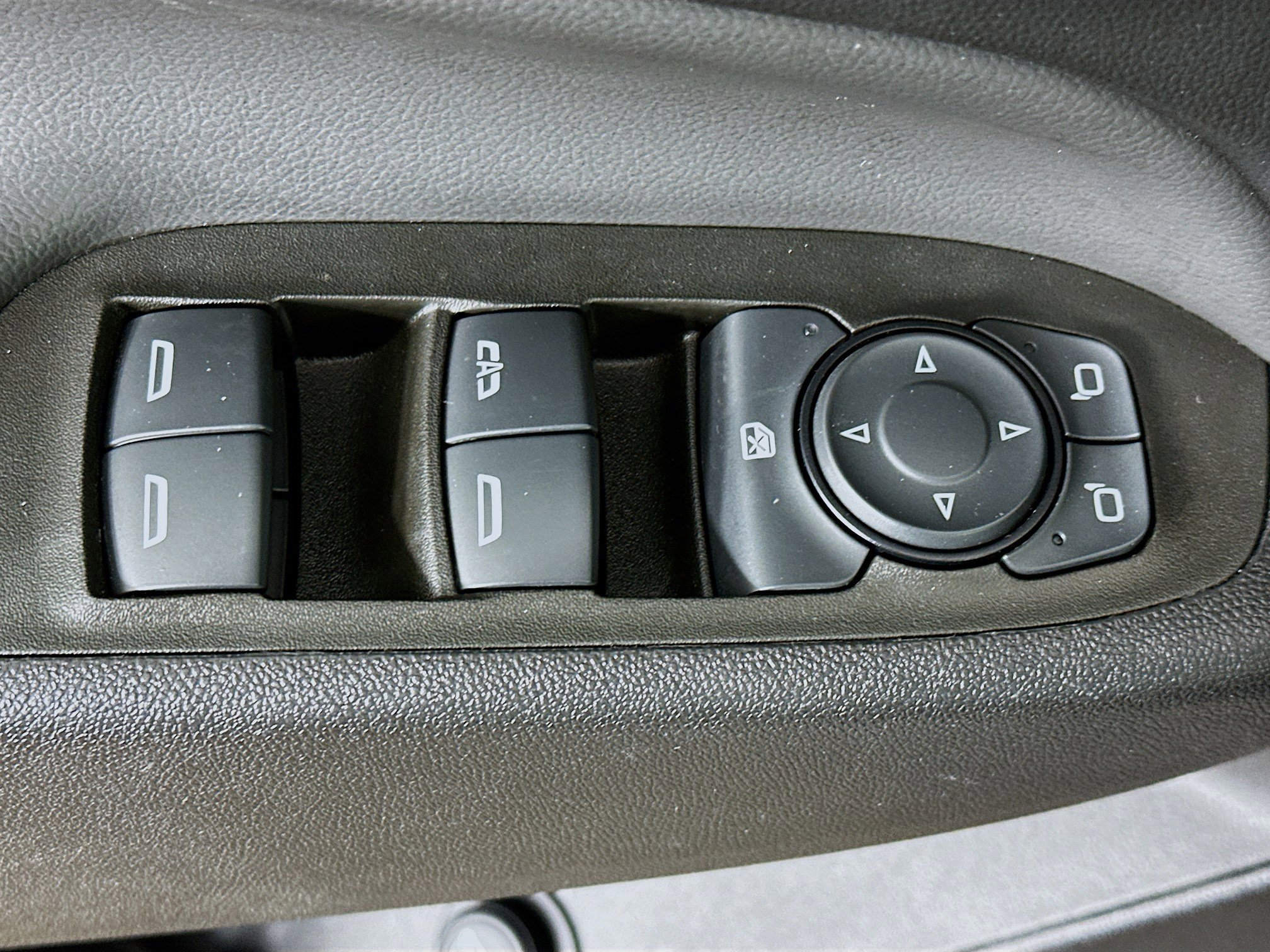 Used 2024 Chevrolet Equinox LT FWD image 15