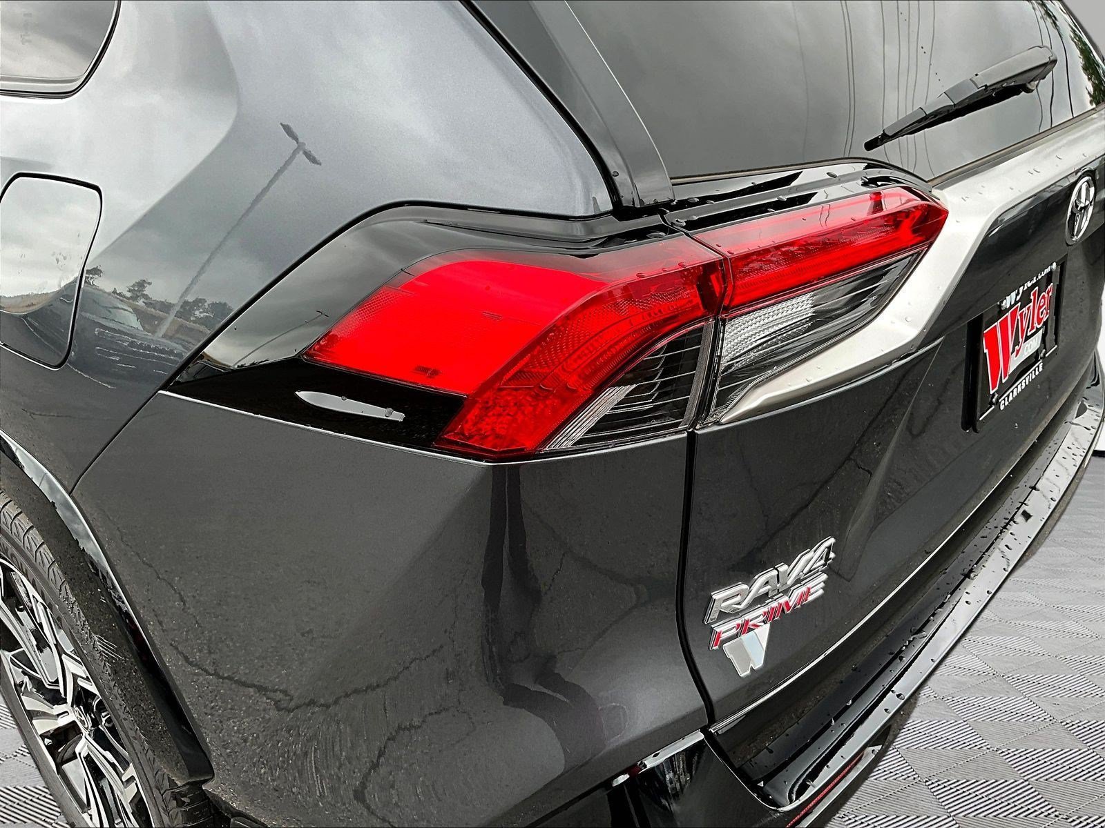 Used 2025 Toyota RAV4 XSE w/ Weather Package AWD/4WD image 23