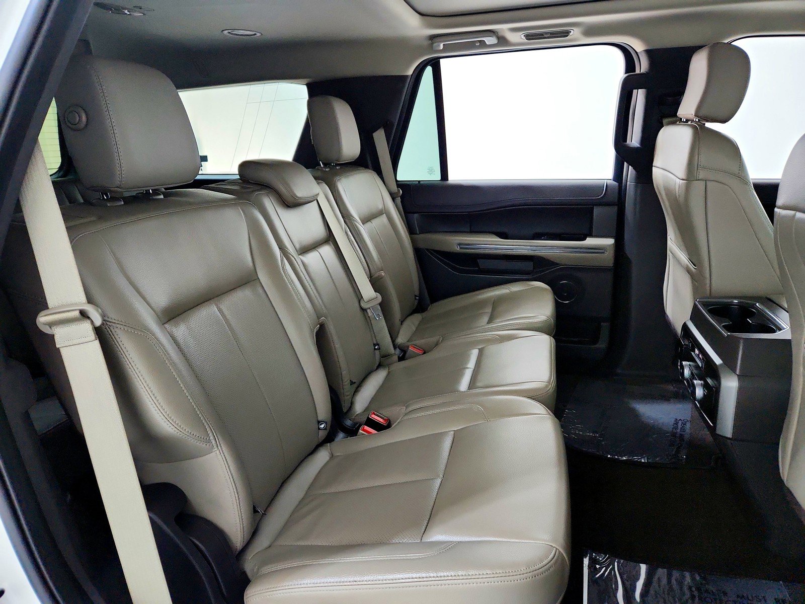 Used 2020 Ford Expedition XLT w/ Equipment Group 202A image 24