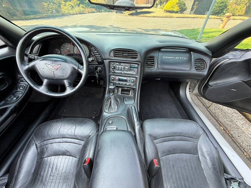 Used 1998 Chevrolet Corvette Convertible w/ Memory Pkg RWD image 17