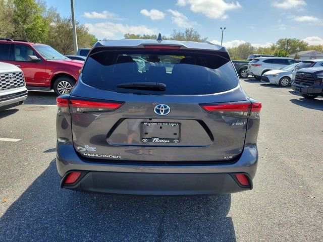 Used 2022 Toyota Highlander XLE image 11
