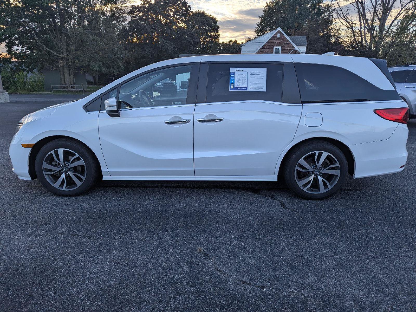 Used 2023 Honda Odyssey Touring image 4
