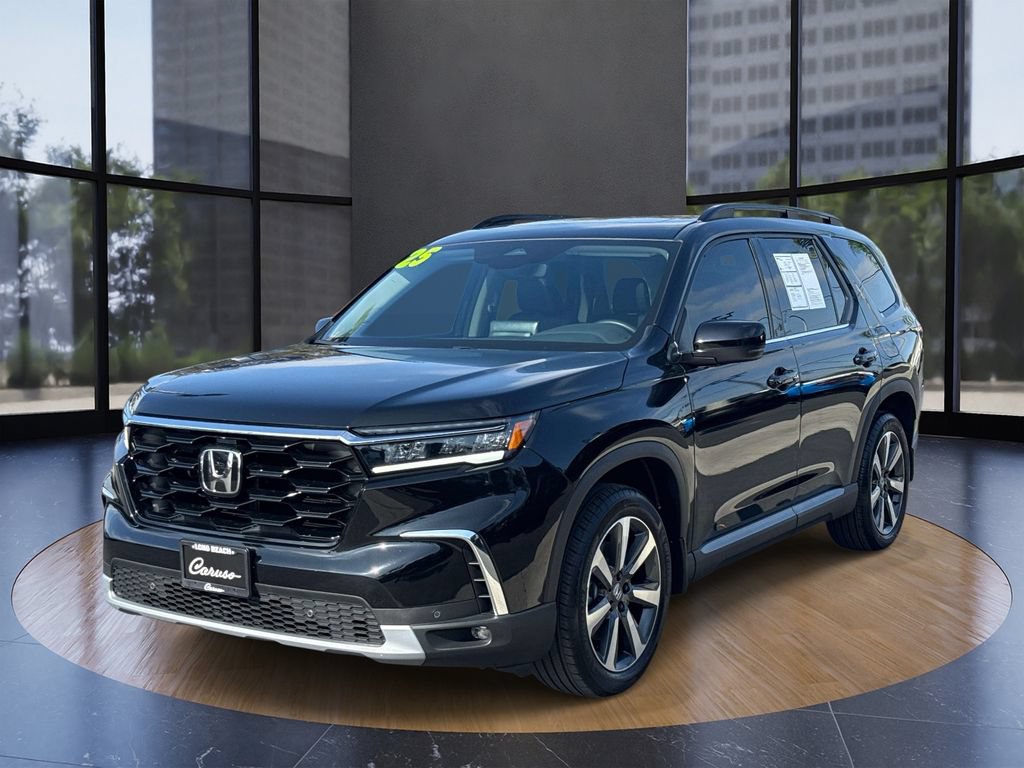 Used 2025 Honda Pilot Touring image 7
