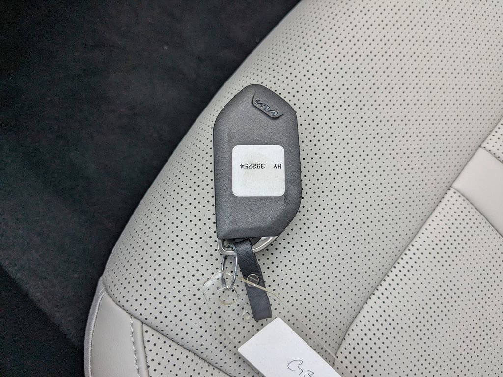 Certified 2025 Kia Sorento S AWD/4WD image 36