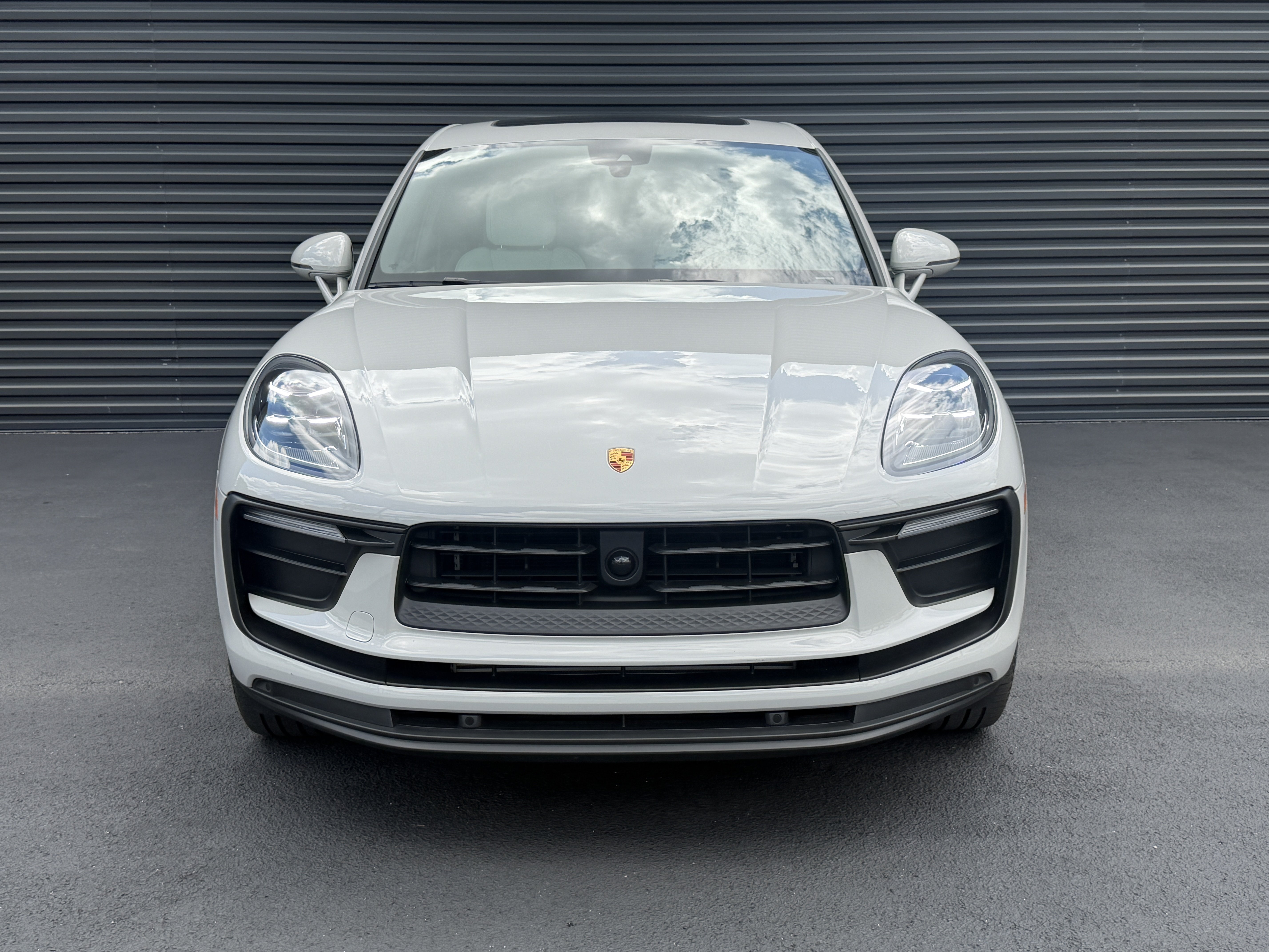 Certified 2024 Porsche Macan AWD/4WD image 6