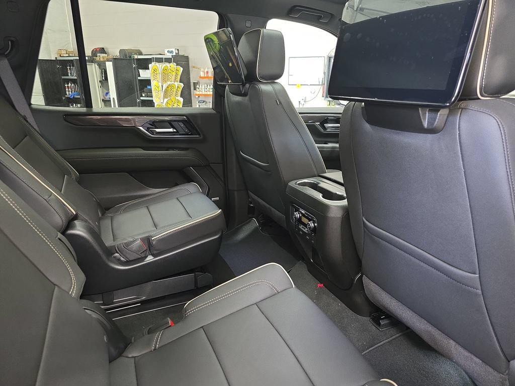 New 2026 GMC Yukon Elevation w/ Elevation Premium Package AWD/4WD image 11