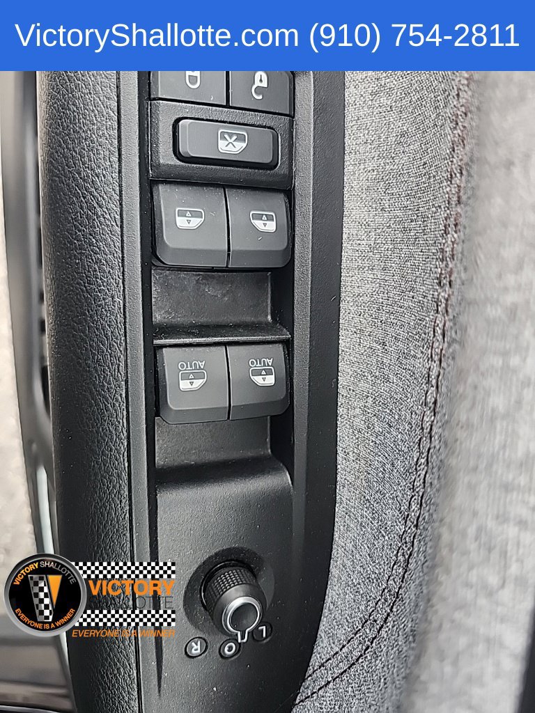 Used 2022 Jeep Compass Latitude w/ Sun and Sound Group AWD/4WD image 19