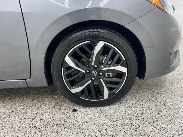 Used 2024 Nissan Versa SR FWD image 5