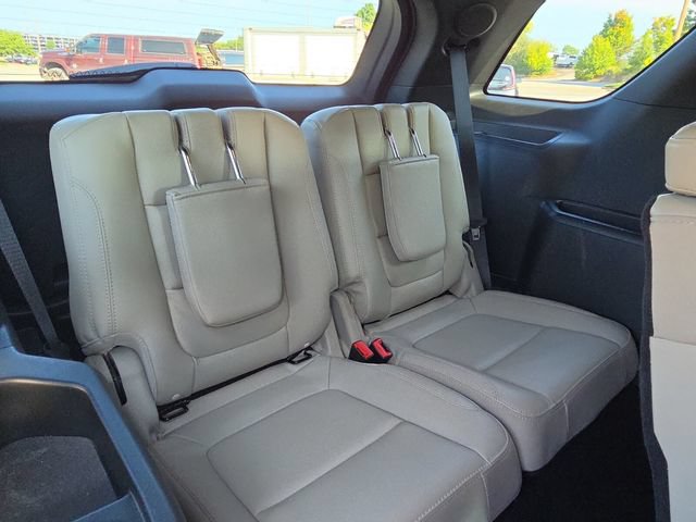 Used 2018 Ford Explorer Limited w/ Equipment Group 301A FWD image 18