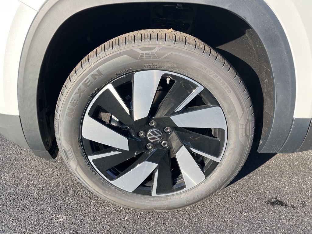 New 2026 Volkswagen Atlas Cross Sport SEL AWD/4WD image 7