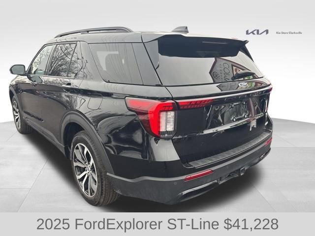 Used 2025 Ford Explorer ST-Line image 6