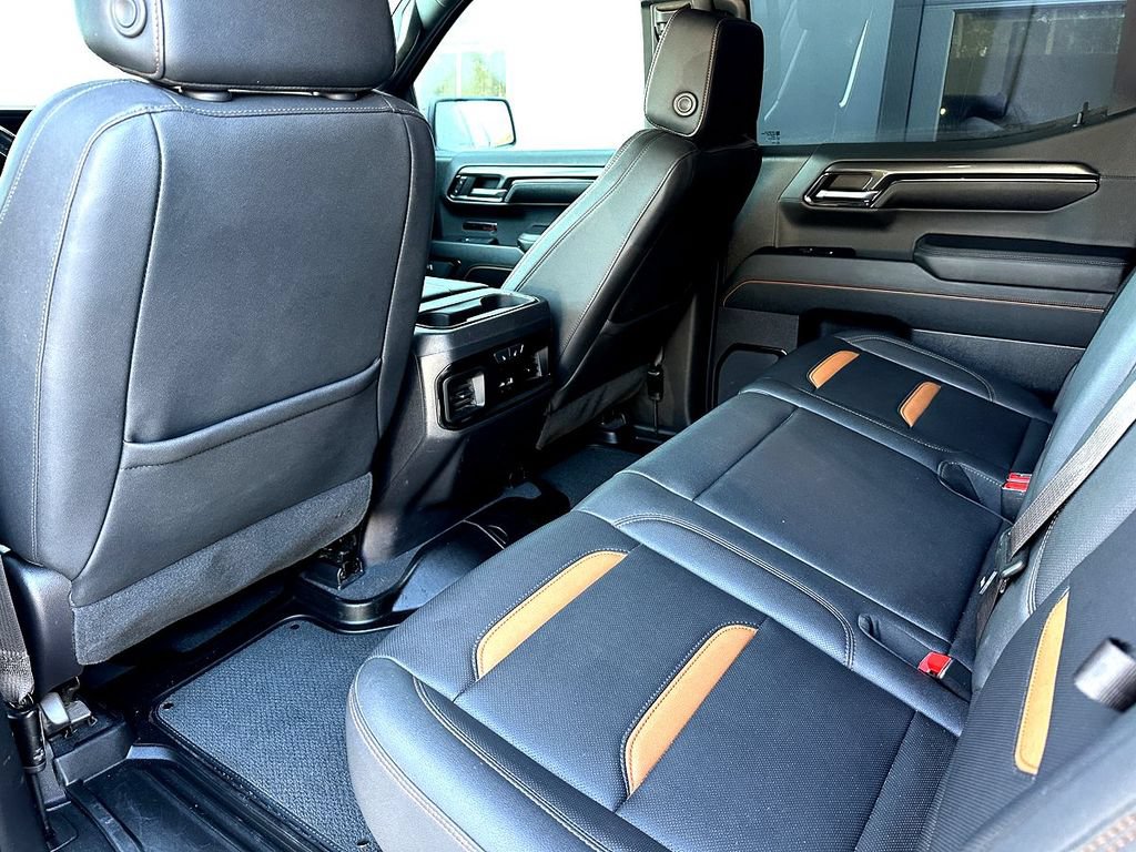 Used 2024 GMC Sierra 1500 AT4 w/ Technology Package AWD/4WD image 18
