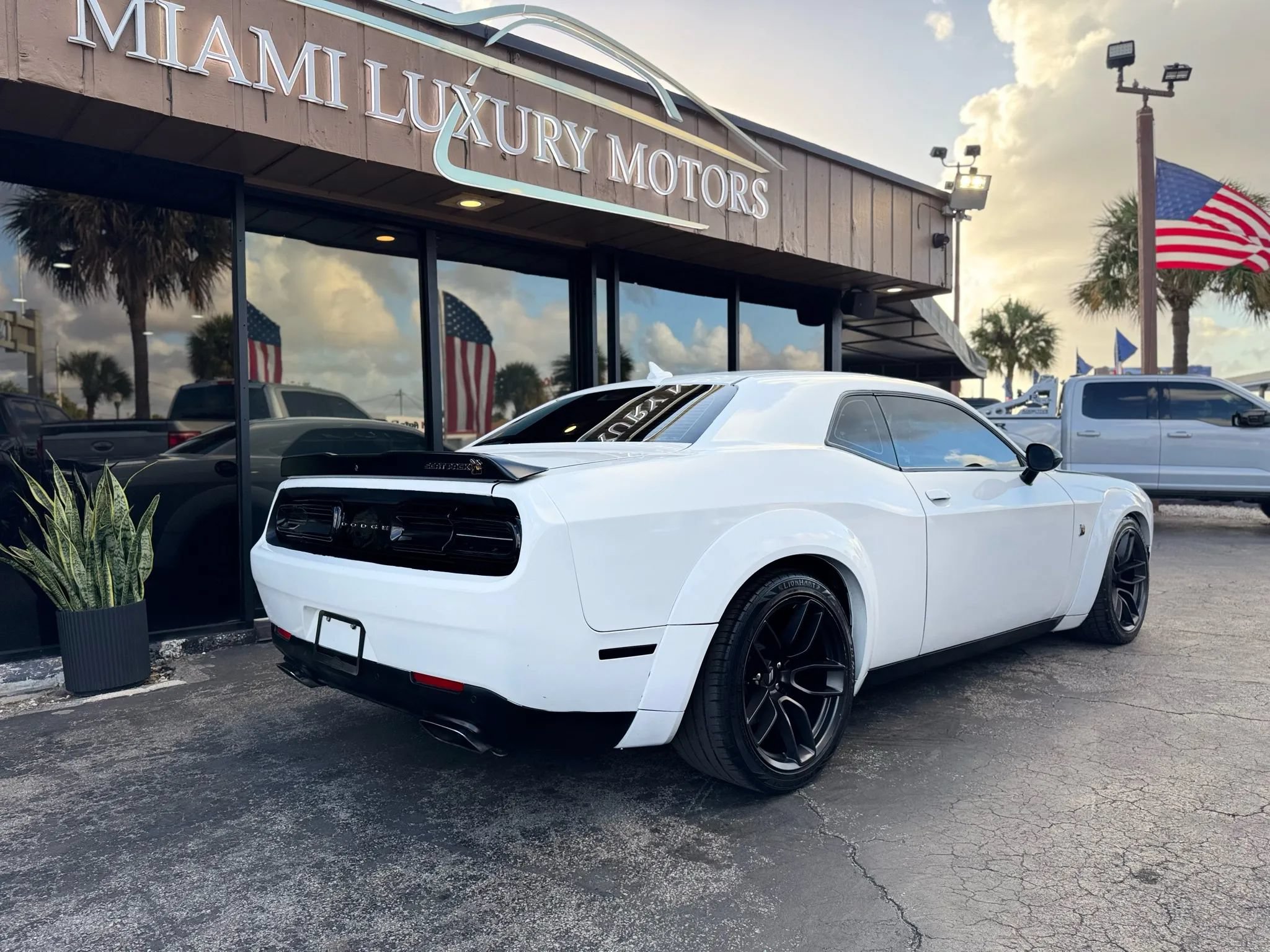 Used 2020 Dodge Challenger R/T Scat Pack RWD image 11