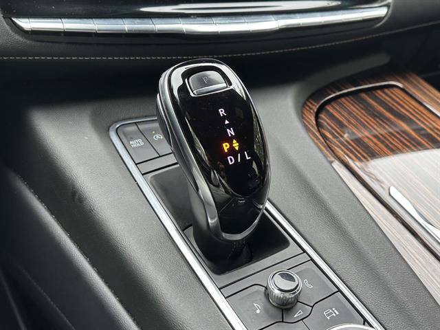 Used 2021 Cadillac Escalade Luxury AWD/4WD image 19