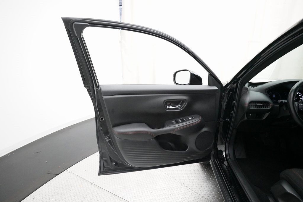 Certified 2025 Honda HR-V Sport image 27