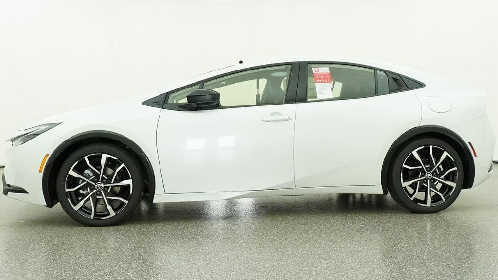 New 2026 Toyota Prius Plug-In Hybrid FWD image 5