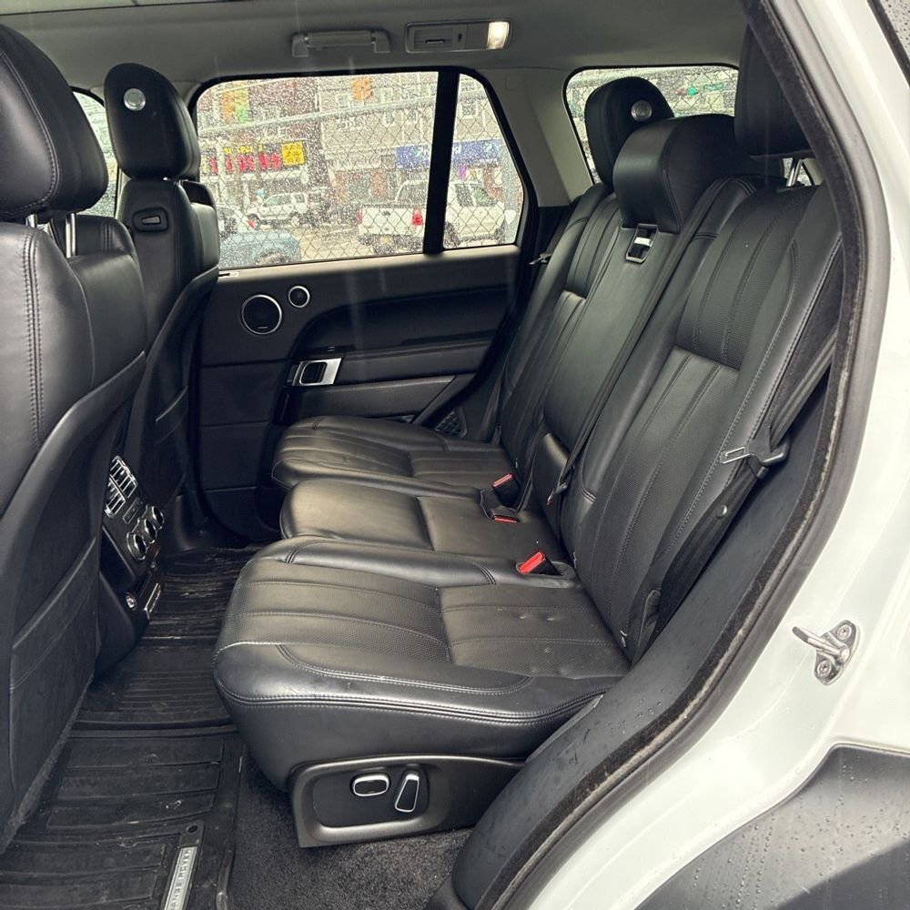 Used 2015 Land Rover Range Rover Supercharged image 15