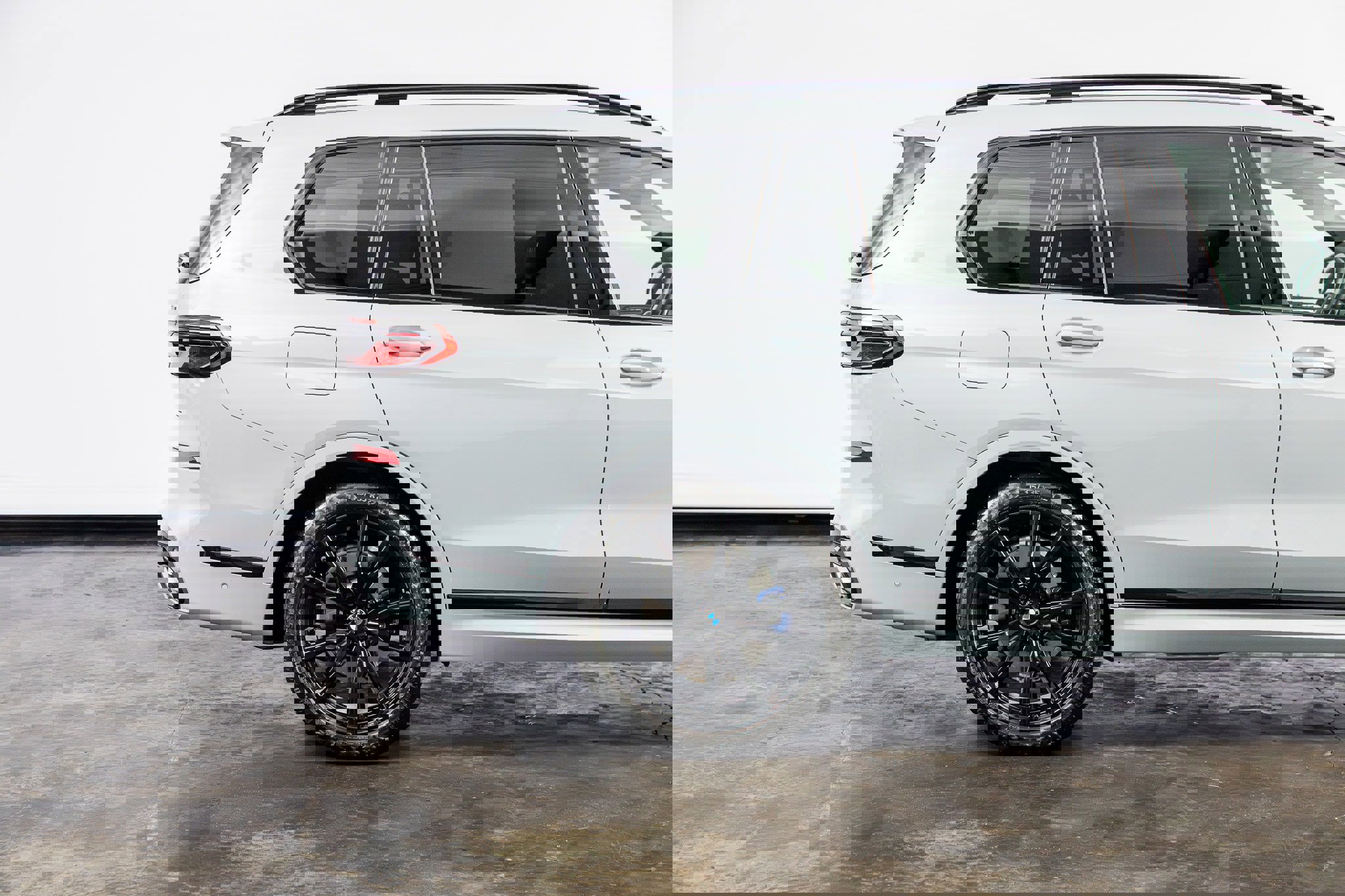 Used 2024 BMW X7 xDrive40i w/ M Sport Package image 24