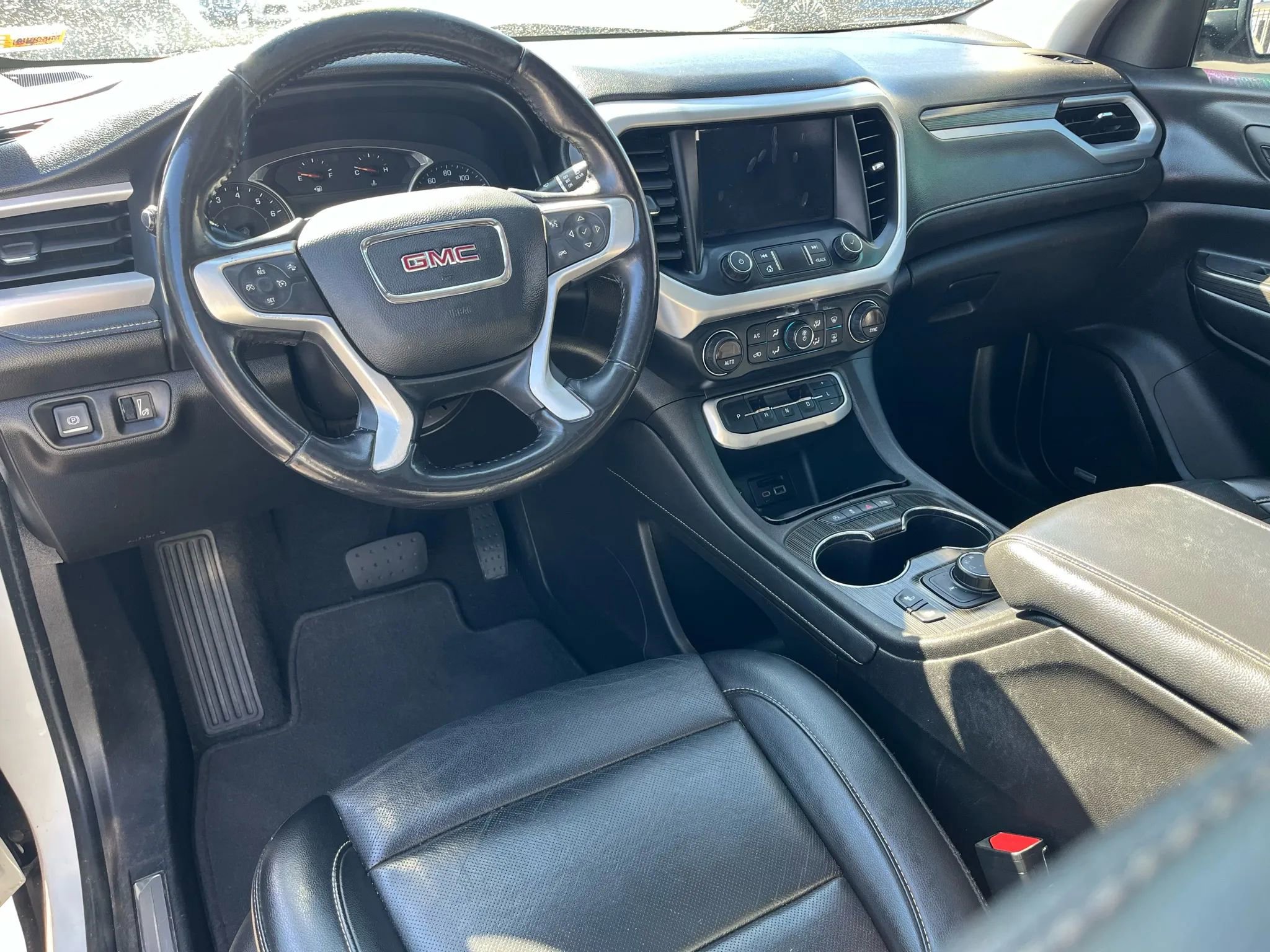 Used 2022 GMC Acadia SLT w/ Elevation Edition image 6