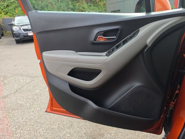 Used 2015 Chevrolet Trax LT w/ LT Plus Package FWD image 19