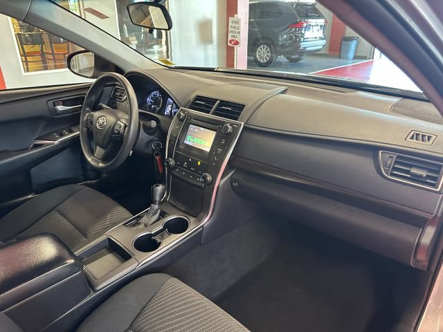Used 2016 Toyota Camry LE FWD image 17
