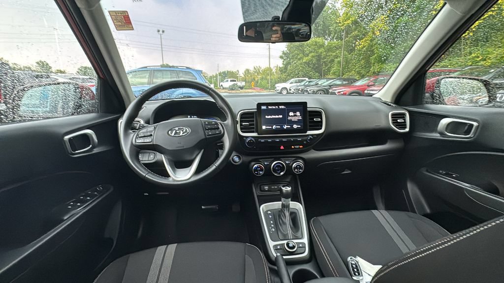 Used 2026 Hyundai Venue SEL FWD image 8