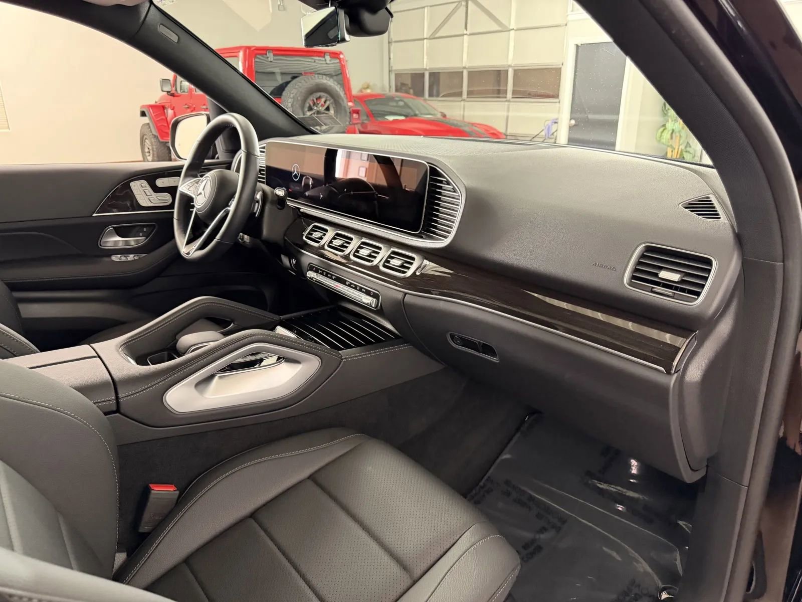 Used 2025 Mercedes-Benz GLE 350 4MATIC image 39