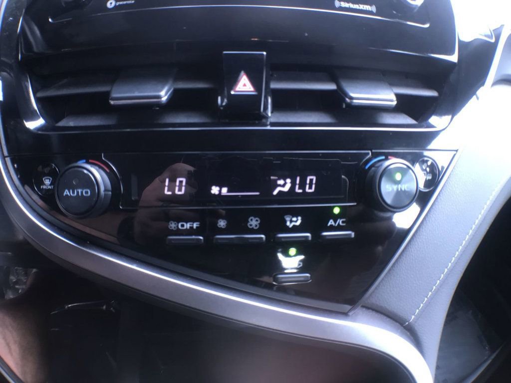 Used 2023 Toyota Camry SE image 19