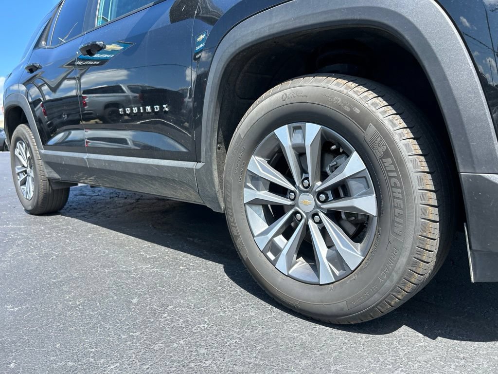 Used 2026 Chevrolet Equinox LT AWD/4WD image 10