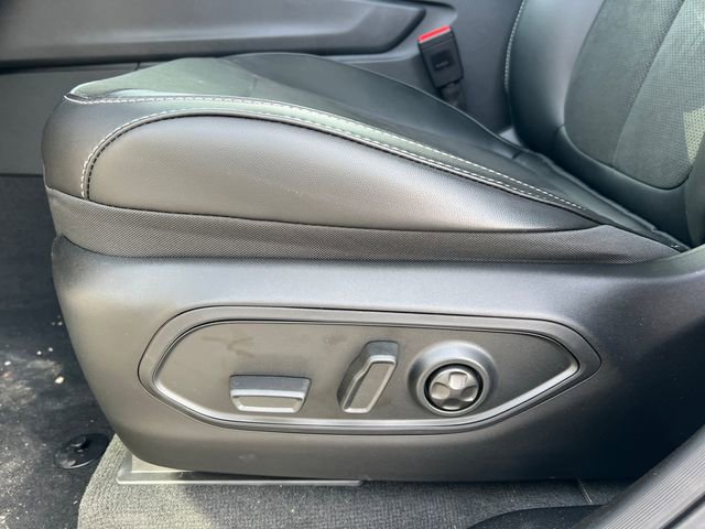 New 2026 Jeep Grand Cherokee Altitude image 9