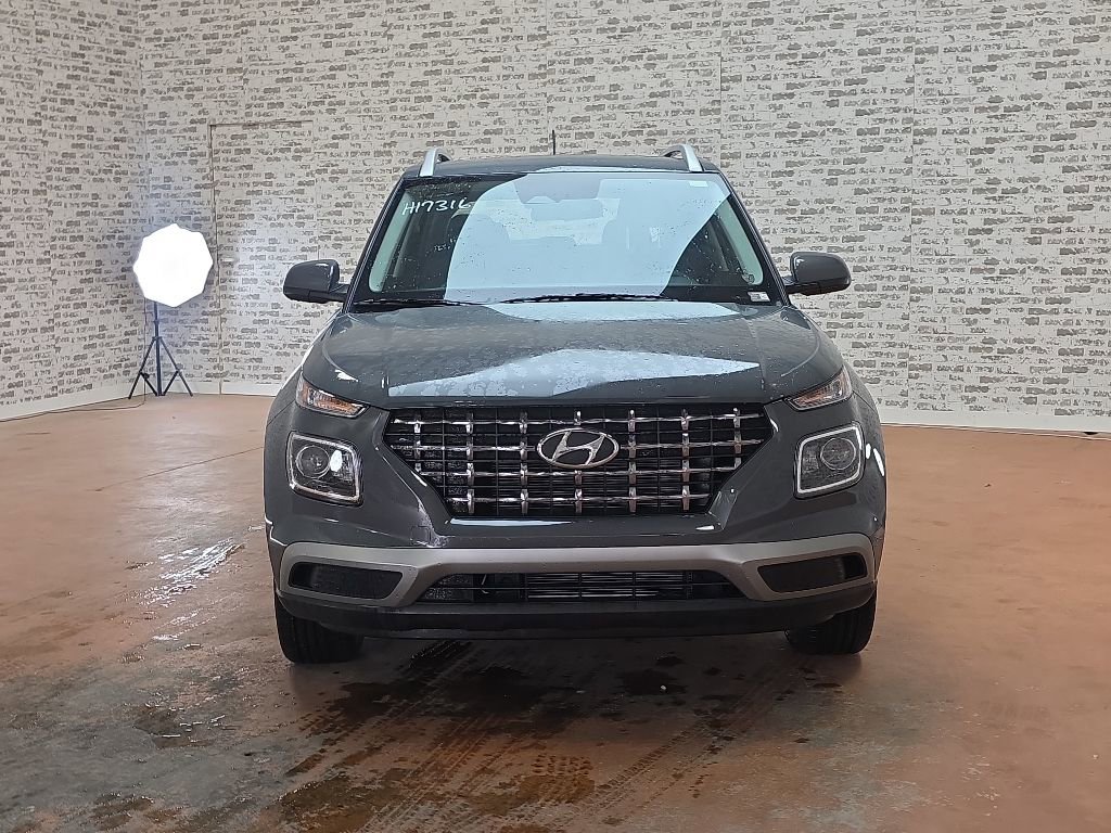Used 2026 Hyundai Venue SEL FWD image 2