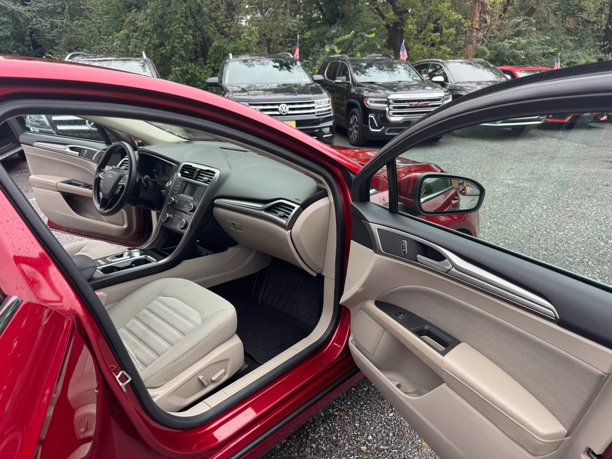 Used 2018 Ford Fusion SE FWD image 17
