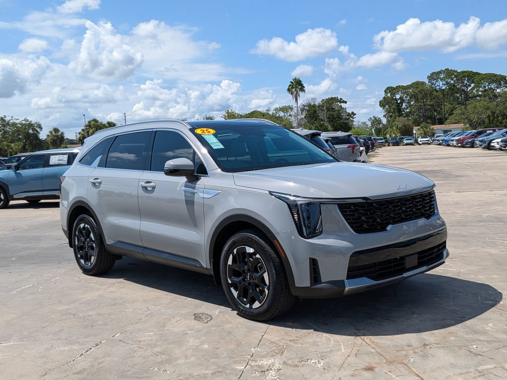 Certified 2025 Kia Sorento S w/ Panoramic Sunroof Package FWD image 2