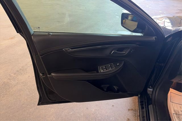 Used 2017 Chevrolet Impala Premier FWD image 18