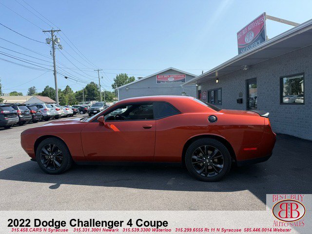 Used 2022 Dodge Challenger SXT w/ Blacktop Package AWD/4WD image 7
