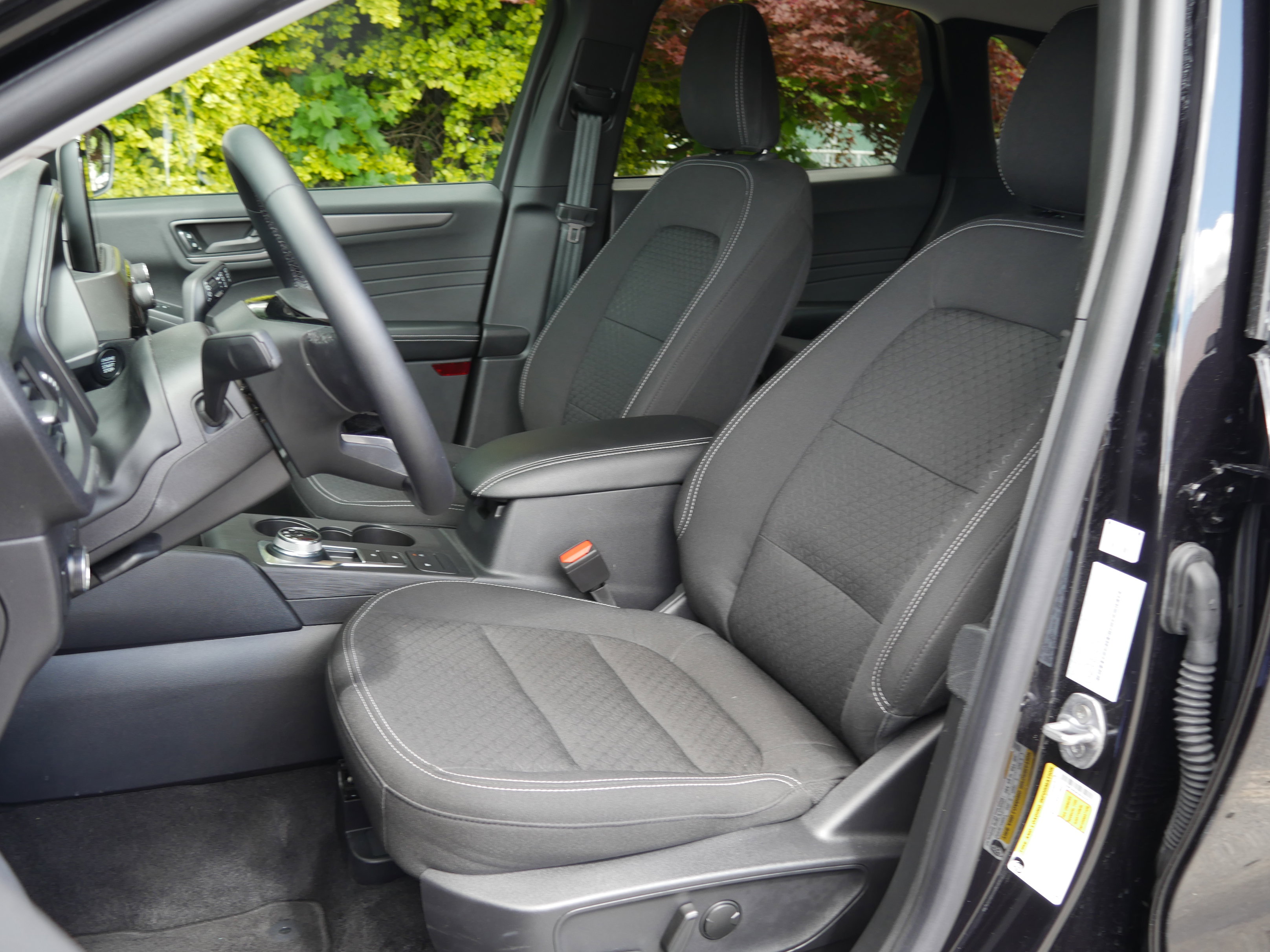 Certified 2024 Ford Escape Active AWD/4WD image 32