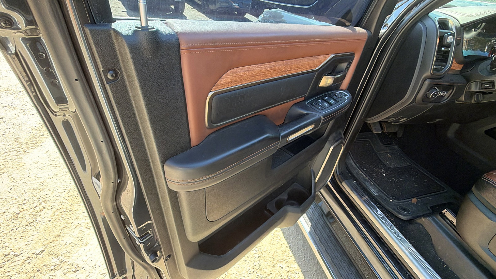 Used 2022 RAM 3500 Limited image 14