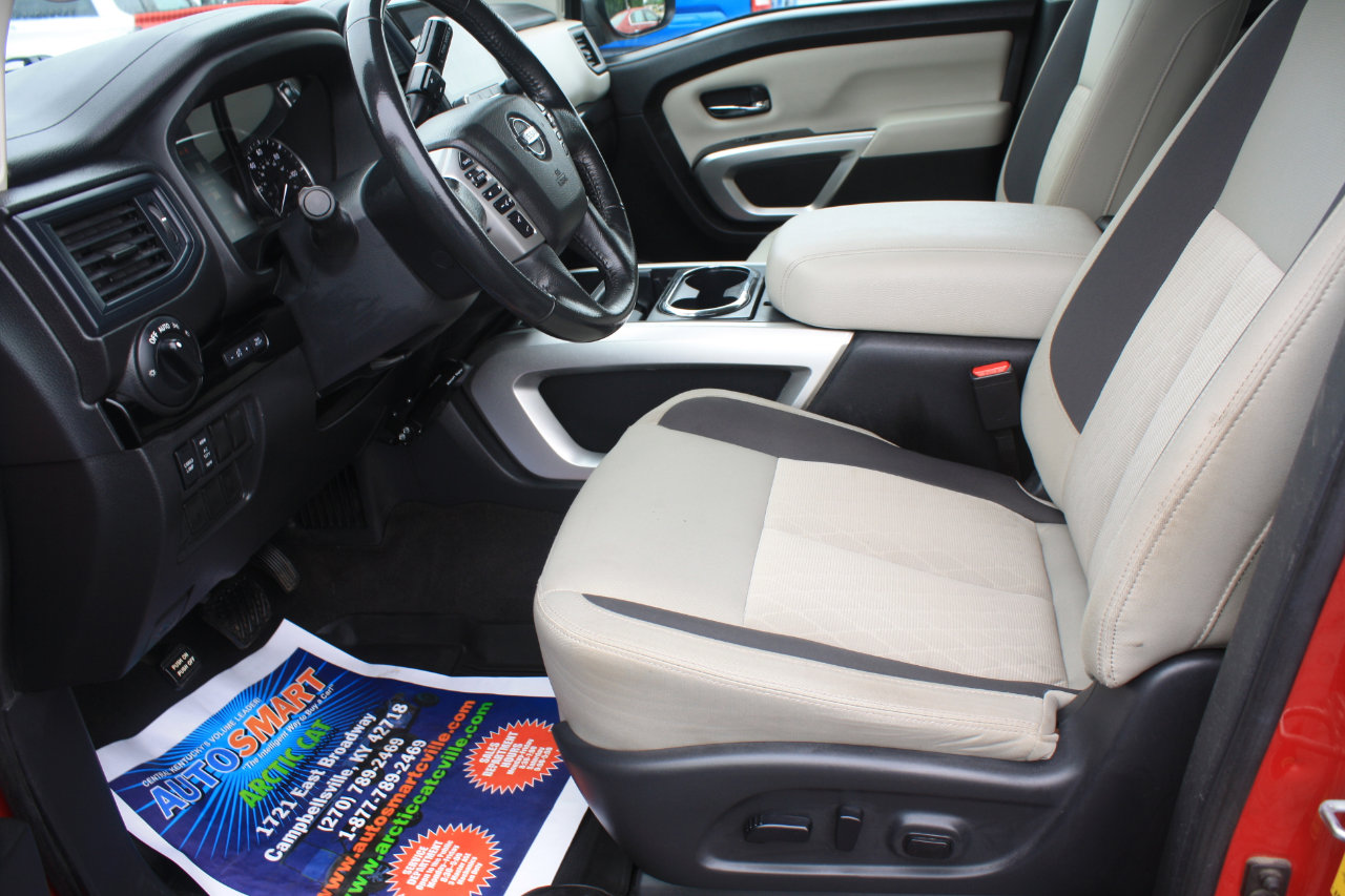 Used 2022 Nissan Titan SV w/ SV Convenience Package image 15