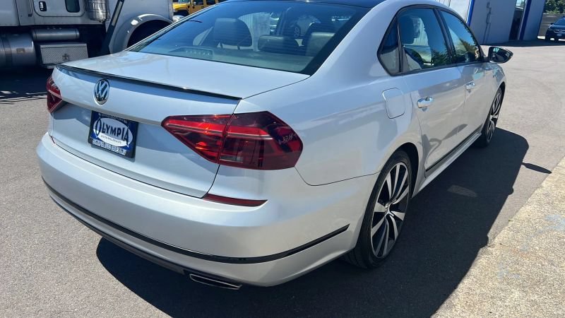 Used 2018 Volkswagen Passat 3.6 FWD image 8