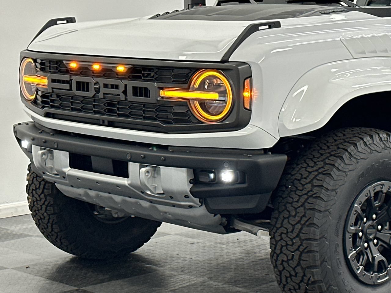 New 2025 Ford Bronco Raptor w/ Interior Carbon Fiber Pack AWD/4WD video 2